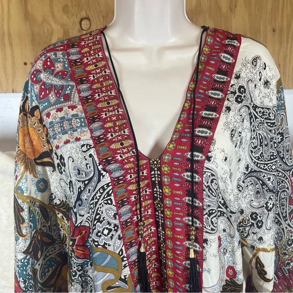 Chicos Bordered Floral Poncho modal silk blend Sm/Medium - Picture 6 of 10